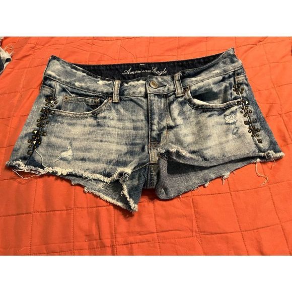 American Eagle embossed jean shorts boho sz 6 - Picture 1 of 3